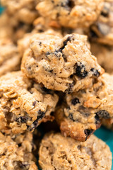 Chewy oatmeal raisin cookies