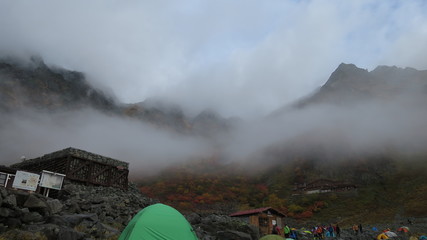 北アルプス　涸沢　紅葉　秋　風景　カール