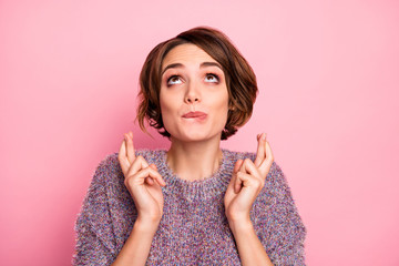 Close-up portrait of her she nice attractive lovely pretty charming girlish cheerful brown-haired...