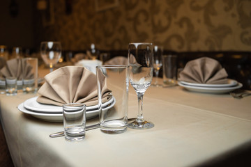 elegant table setting