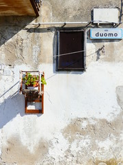 mur