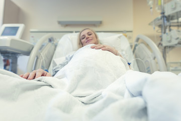 Obraz na płótnie Canvas Pregnant woman in the prenatal clinic