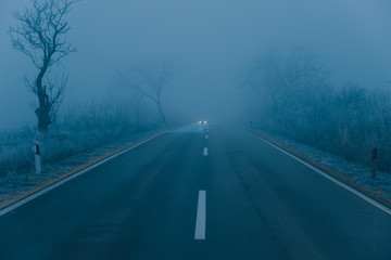Fototapeta premium Road into the fog