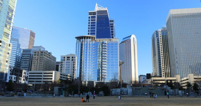 Charlotte, North Carolina downtime on clear day 4K