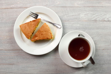 Sponge cake stuffed with chocolate filling