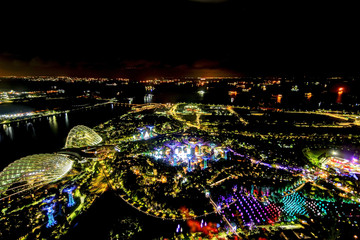 Fototapeta premium Aerial View of the Singapore Skyline at night