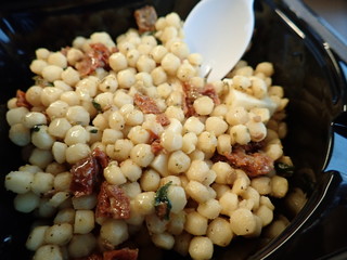  fast food cous-cous salad with dried tomatoes