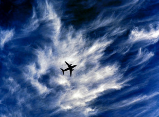 Flugzeug am Himmel