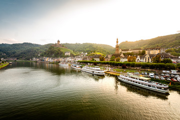 Fototapeta na wymiar Panoramic view at the old village of Cochem, in Germany