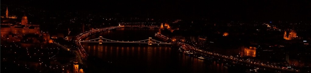 Fototapeta na wymiar Budapeszt widok z góru gellerta