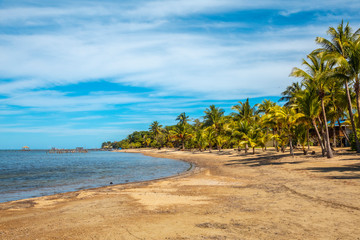 Obraz premium The beautiful beach of Sandy Bay on Roatan Island. Honduras