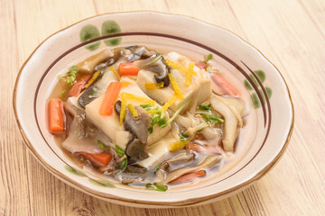 豆腐のキノコ餡かけ