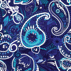Original traditional oriental vintage paisley pattern in a modern version.