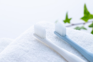洗面台の歯ブラシとタオル