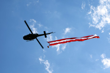 Fototapeta na wymiar Sonniges Österreich am Hubschrauber