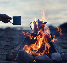 romantische Stimmung am Lagerfeuer
