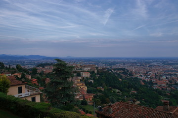 Fototapeta premium Paisaje de la Toscana al atardecer, en Bérgamo