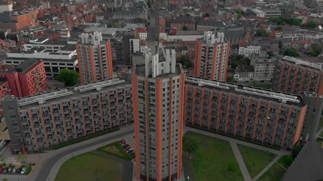 Symetric tower building in city