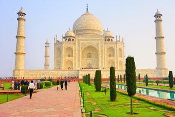 Fototapeta premium Taj Mahal Front- Agra, India