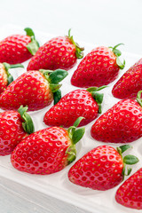 新鮮な苺