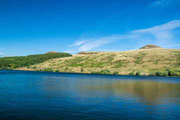 Sentier de randonnée entre le lac de Guéry et le lac de Servière