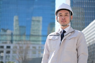 建築　ポートレート　ビジネスマン
