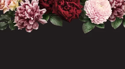 Blumenbanner, Kopfzeile mit Kopierbereich. Weiße und rote Rosen, dunkelrosa Pfingstrose, Chrysantheme einzeln auf dunklem Hintergrund. Natürliche Blumentapete oder Grußkarte. © RinaM