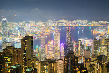Obraz premium Nocny widok na Hongkong widziany z Victoria Peak