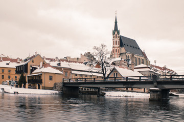 Fototapeta na wymiar view of river Vltava in famous old medieval town Cesky Krumlov in winter