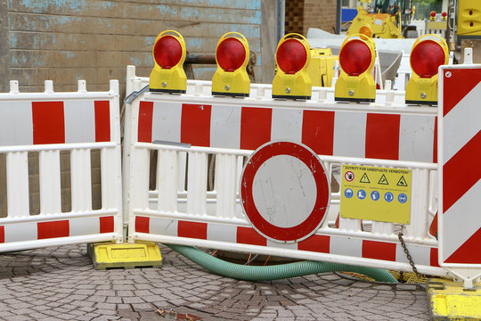 Absperrgitter, Absperrpfosten, Schrankenzaun, Sperrpfosten, Absperrschranke