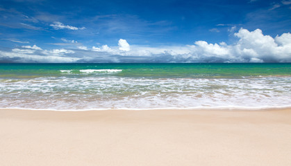 Fototapeta na wymiar Beach and beautiful tropical sea.