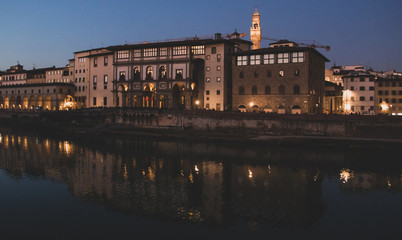 Fototapeta premium Landscape of Florence with ponte Vecchio and Arno