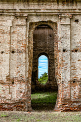 Obraz premium See-through a ruined church's windows