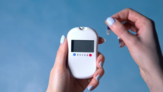 Self checking blood sugar level test with portable pocket glucometer