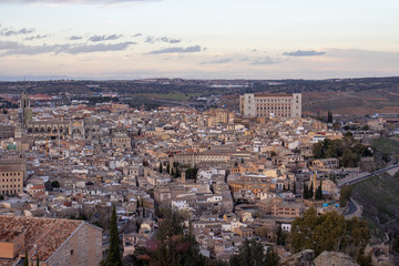 Fototapeta na wymiar Vista panoramica de Toledo en el mirador del valle