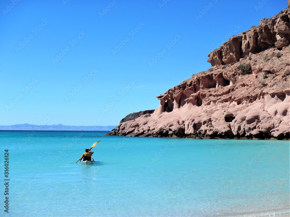 Wall mural Outcrop of land on Espriitu Santo off La Paz, Mexico