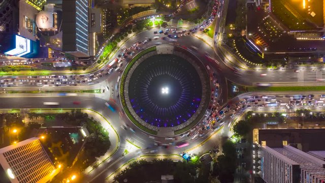 Time lapse of night traffic around the HI roundabout