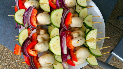 Gemüsespieße zum Grillen