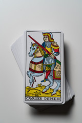 Tarot deck on White Cavalier Depee