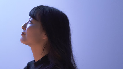 Fototapeta premium 若い女性 笑顔