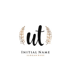 Fototapeta premium WT Initial handwriting logo vector 