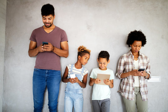 Family Sharing There Privacy Data By Using Digital Devices, Phones, Tablets