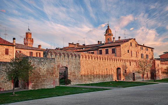 Fototapeta Buonconvento, Siena, Tuscany, Italy: landscape  at dawn of the ancient town