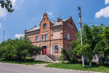 Fototapeta na wymiar Old residental building in Tulchyn, Vinnitsa oblast, Ukraine
