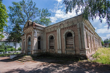 Fototapeta na wymiar Abandoned building in Tulchyn, Vinnitsa oblast, Ukraine