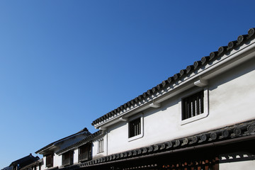 Fototapeta na wymiar 　倉敷市美観地区の外壁と青空のイメージ写真