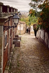 Fototapeta na wymiar Narrow street of Trujillo, Spain in autumn
