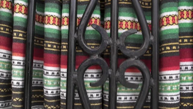 Puerta de hierro con cortina t&iacute;pica del pueblo de la Alpujarra de Granada HD