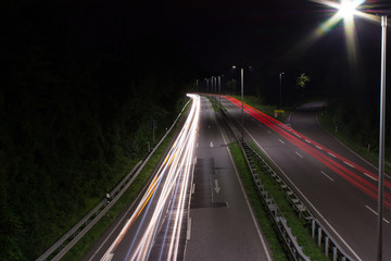 Stra&szlig;e bei Nacht