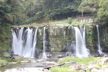 鹿児島県の曽於市にある桐原の滝